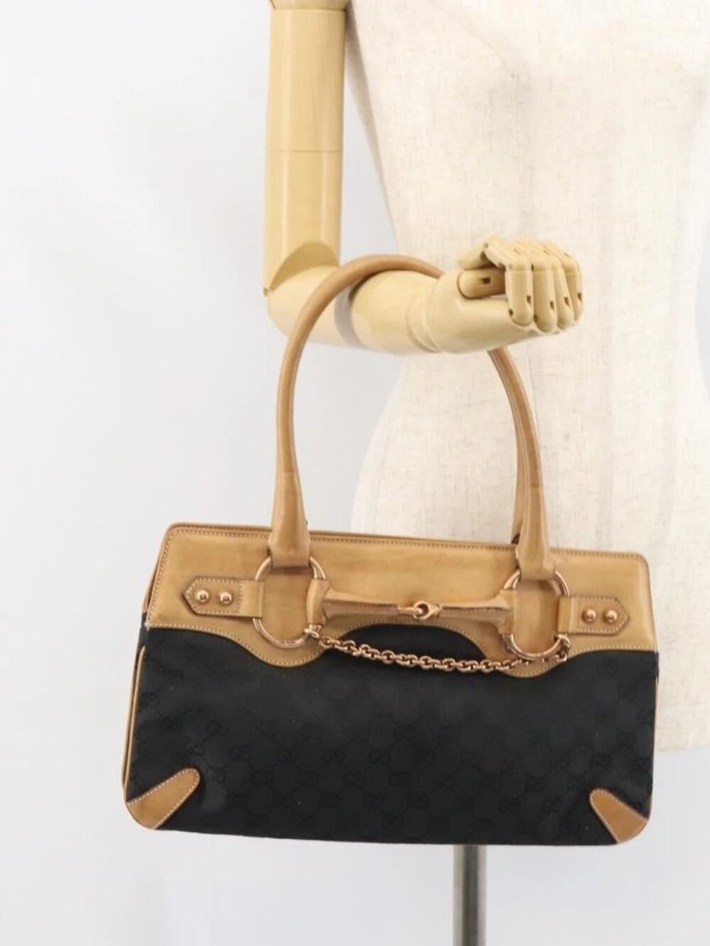 GUCCI GG Canvas Tote Bag Black Gold 114913 Auth gh1523